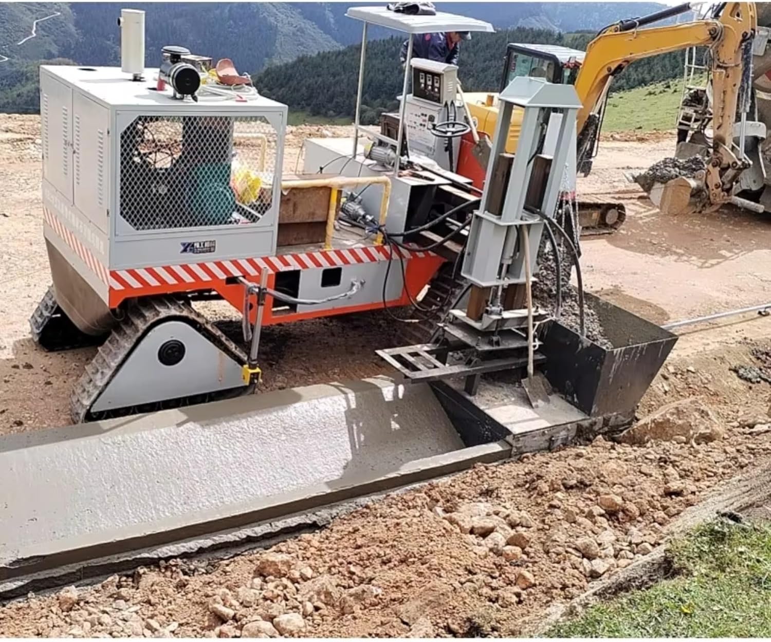 concrete curb slipform machine,curb and gutter paving machine,tracked curb paver,hydraulic curb machine,concrete curb machine for sale,should I buy a slipform curb machine performance testing and real-world results